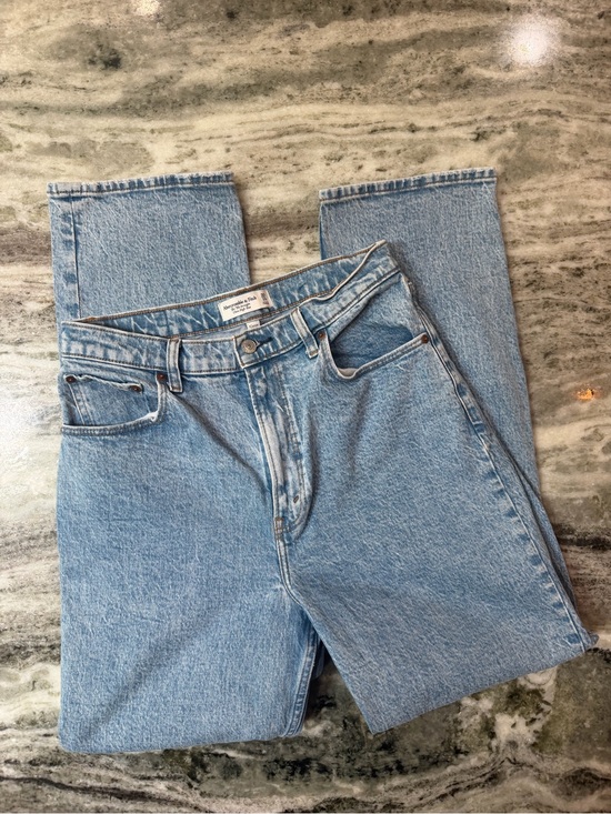 Abercrombie & Fitch Denim - Abercrombie & Fitch Light Blue The 90s Straight Leg Jeans Ultra High-Rise